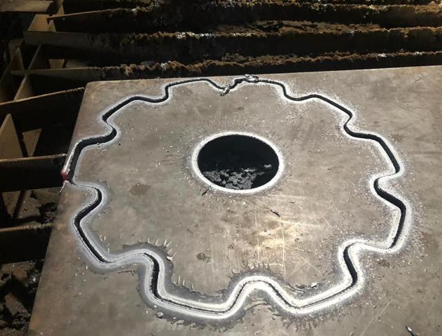 Corte e dobra de chapas